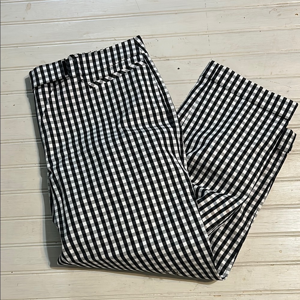 White House Black Market Black and White Checkered Cropped Pants
